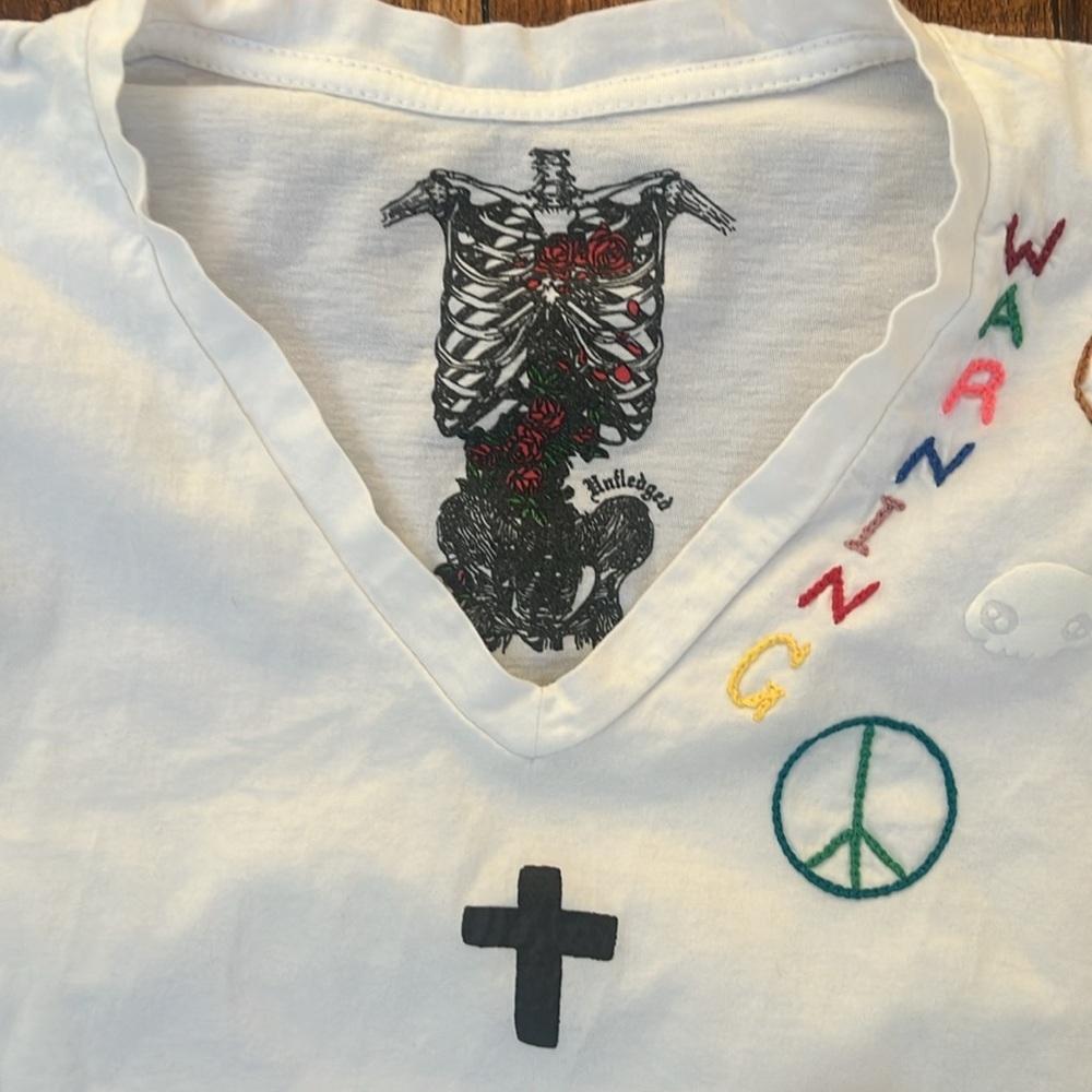 Unfledged vintage v-neck t-shirt w/embroidery Japanese vtg brand - Picture 6 of 6